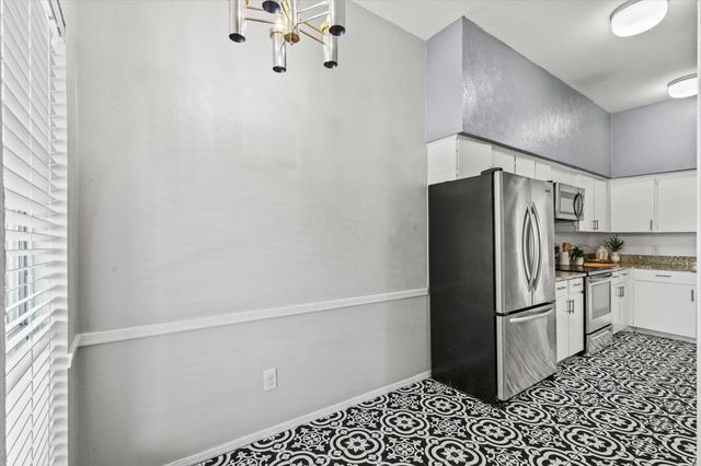 10439 High Hollows Drive 222, Dallas, TX 75230