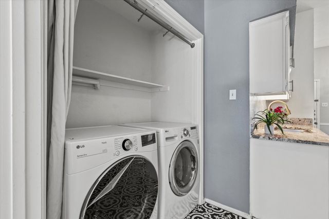 10439 High Hollows Drive 222, Dallas, TX 75230