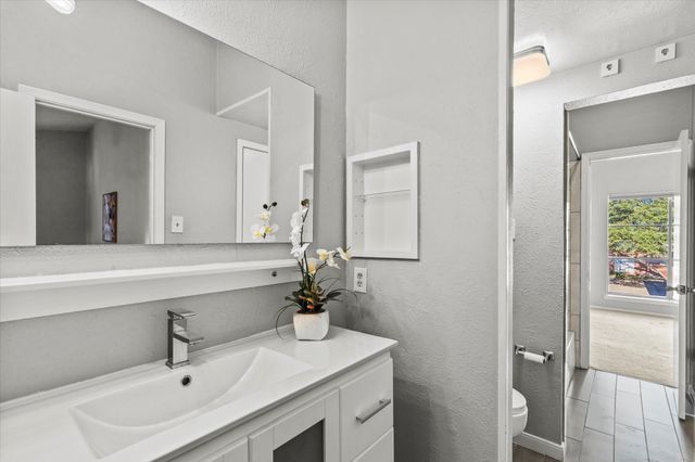 10439 High Hollows Drive 222, Dallas, TX 75230