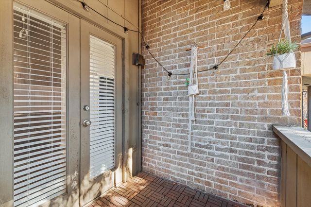 10439 High Hollows Drive 222, Dallas, TX 75230