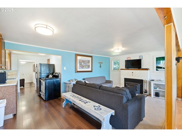 1195 3RD St, Netarts, OR 97143