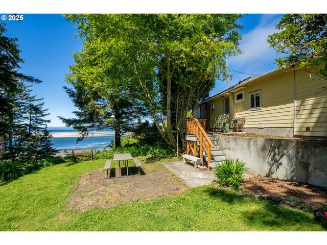 1195 3RD St, Netarts, OR 97143