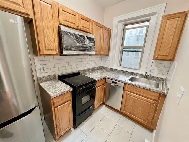 1669 Commonwealth Ave 3, Boston, MA 02135