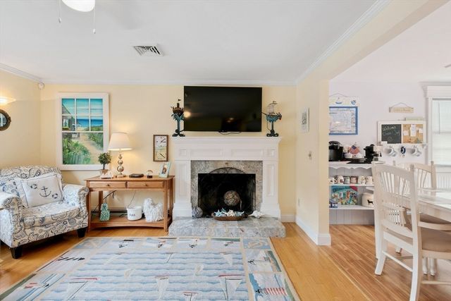 63 Ellsworth Dr, Falmouth, MA 02536