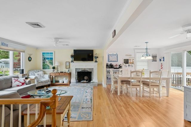 63 Ellsworth Dr, Falmouth, MA 02536