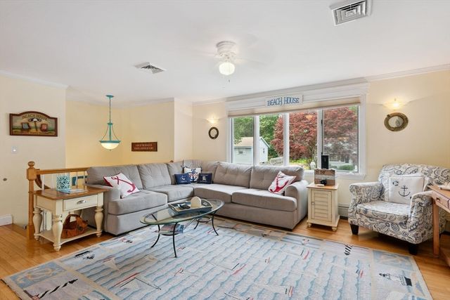 63 Ellsworth Dr, Falmouth, MA 02536