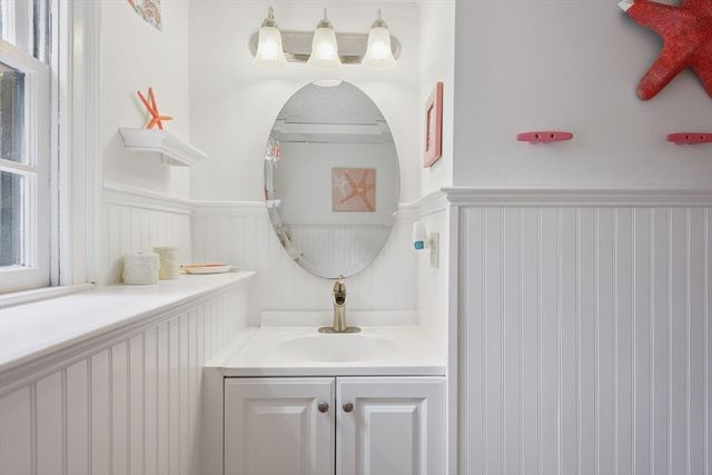 63 Ellsworth Dr, Falmouth, MA 02536