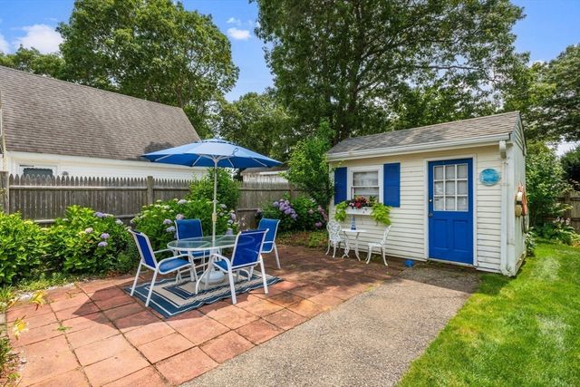 63 Ellsworth Dr, Falmouth, MA 02536