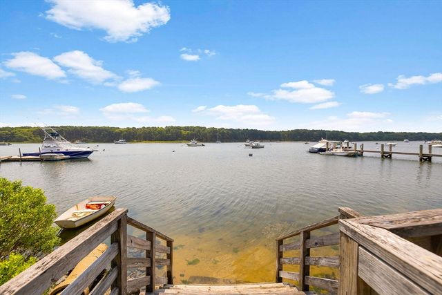 63 Ellsworth Dr, Falmouth, MA 02536