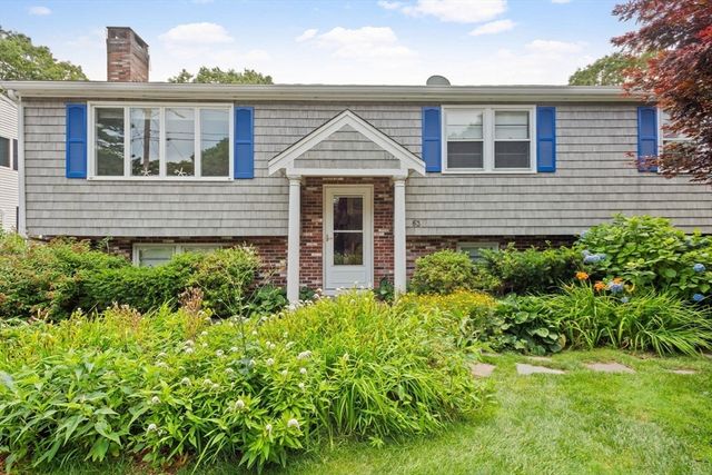 63 Ellsworth Dr, Falmouth, MA 02536