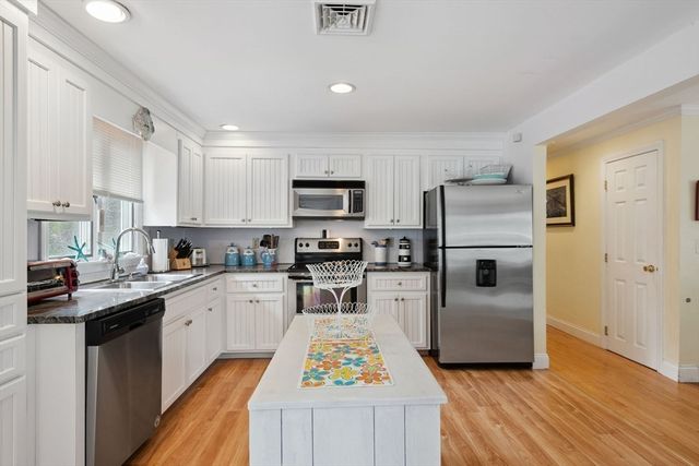 63 Ellsworth Dr, Falmouth, MA 02536