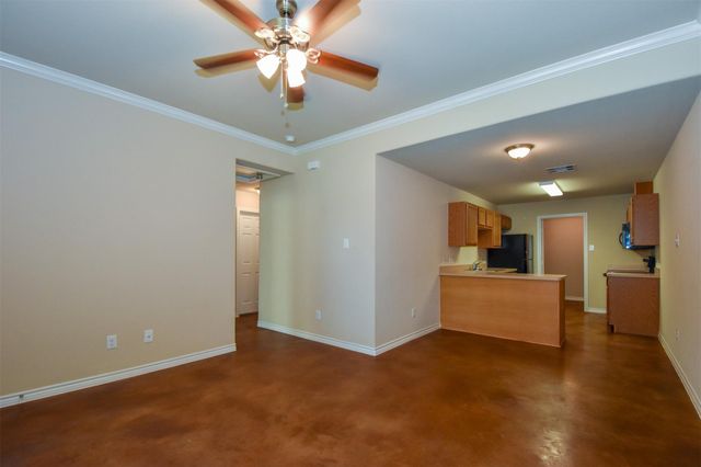 1103 Parkhurst Avenue B, Cleveland, TX 77327