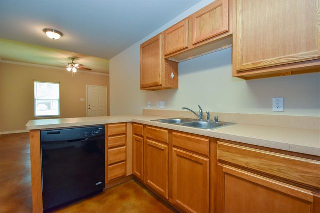 1103 Parkhurst Avenue B, Cleveland, TX 77327