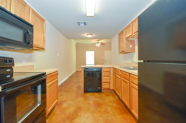 1103 Parkhurst Avenue B, Cleveland, TX 77327