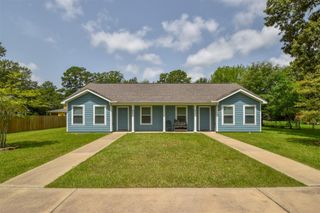 1103 Parkhurst Avenue B, Cleveland, TX 77327