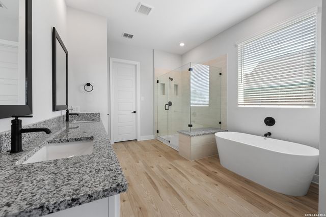204 AZALEA ALY, Castroville, TX 78009
