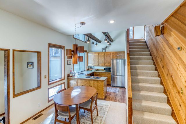 70675 Pasque Flower SM80, Black Butte Ranch, OR 97759