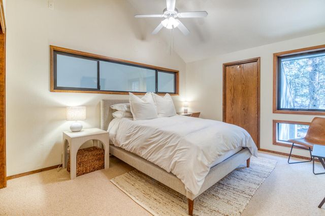 70675 Pasque Flower SM80, Black Butte Ranch, OR 97759