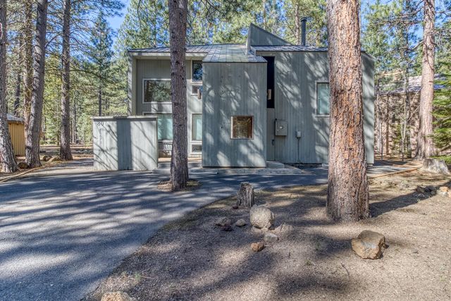 70675 Pasque Flower SM80, Black Butte Ranch, OR 97759