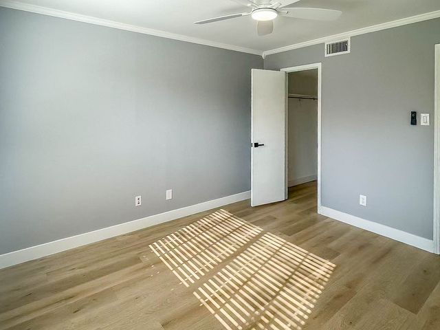 332 W Harwood Road B, Hurst, TX 76054