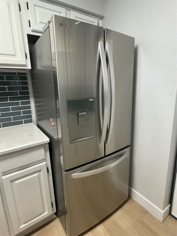 332 W Harwood Road B, Hurst, TX 76054