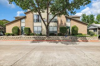 332 W Harwood Road B, Hurst, TX 76054