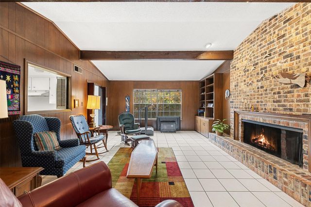 8705 Silverhill LN, Austin, TX 78759