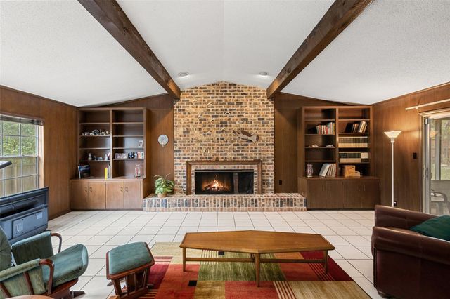 8705 Silverhill LN, Austin, TX 78759