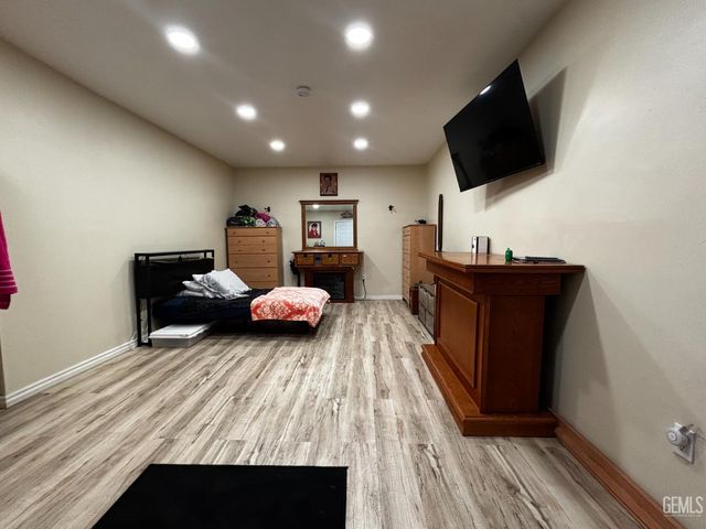 214 Lowell Drive, Bakersfield, CA 93308