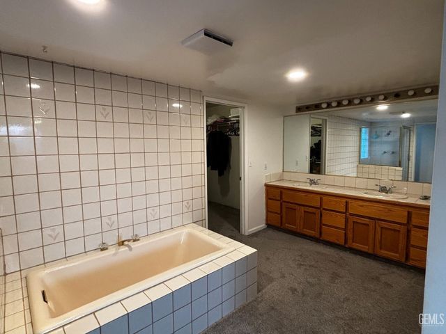 214 Lowell Drive, Bakersfield, CA 93308