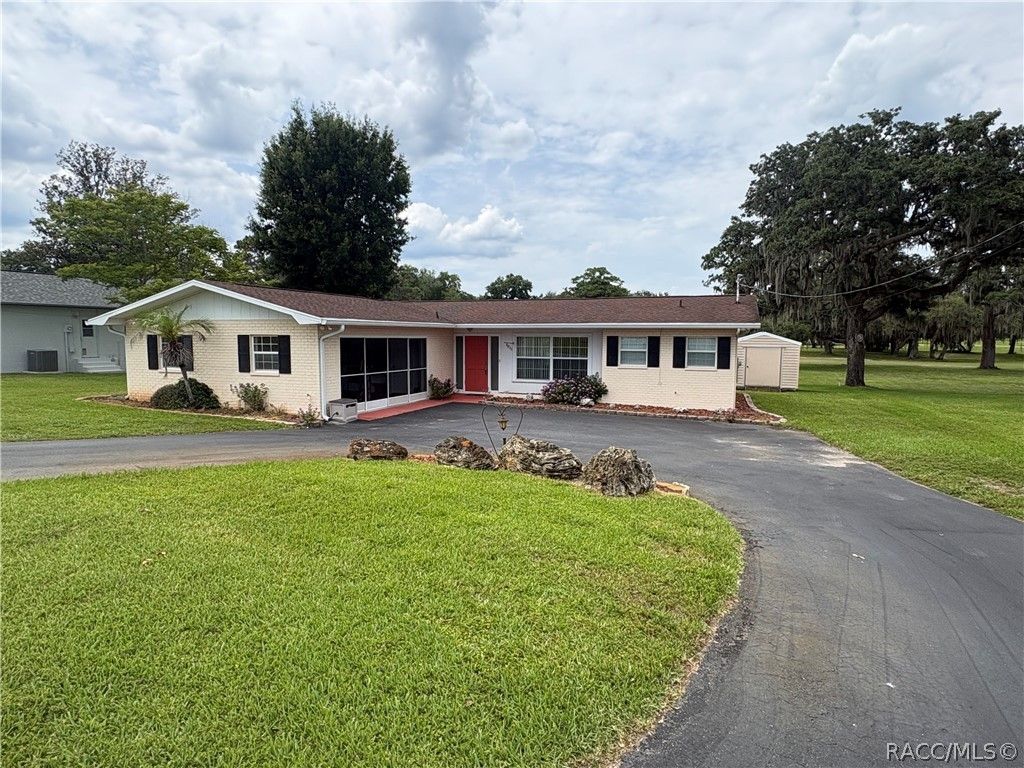 8839 E Sandpiper Drive, Inverness, FL 34450