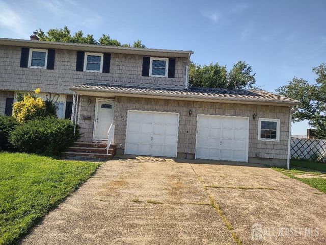 204 Marlin Drive, Fords, NJ 08863