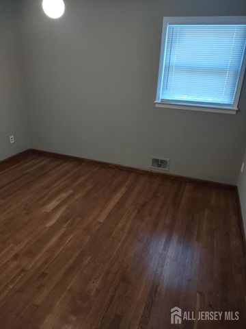 204 Marlin Drive, Fords, NJ 08863