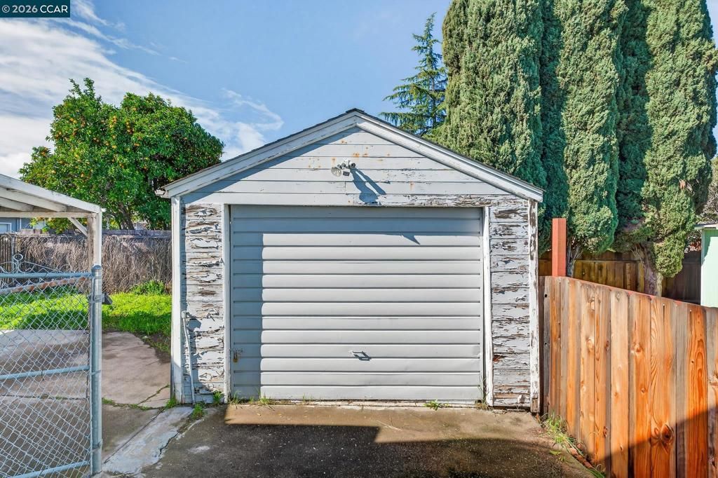 Image 29 of property listing at 1516 C St, Antioch, CA 94509