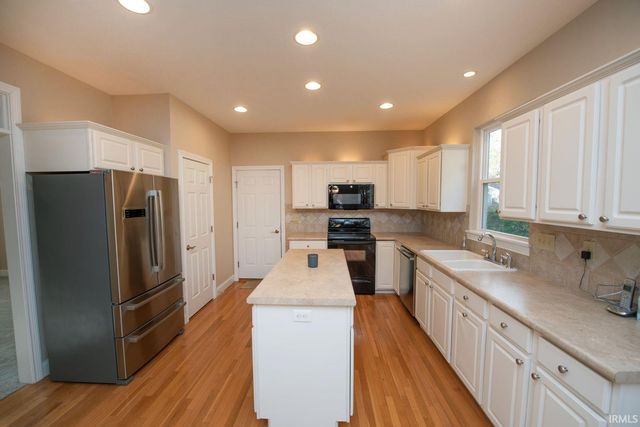 908 Rainbow Court, Lafayette, IN 47904