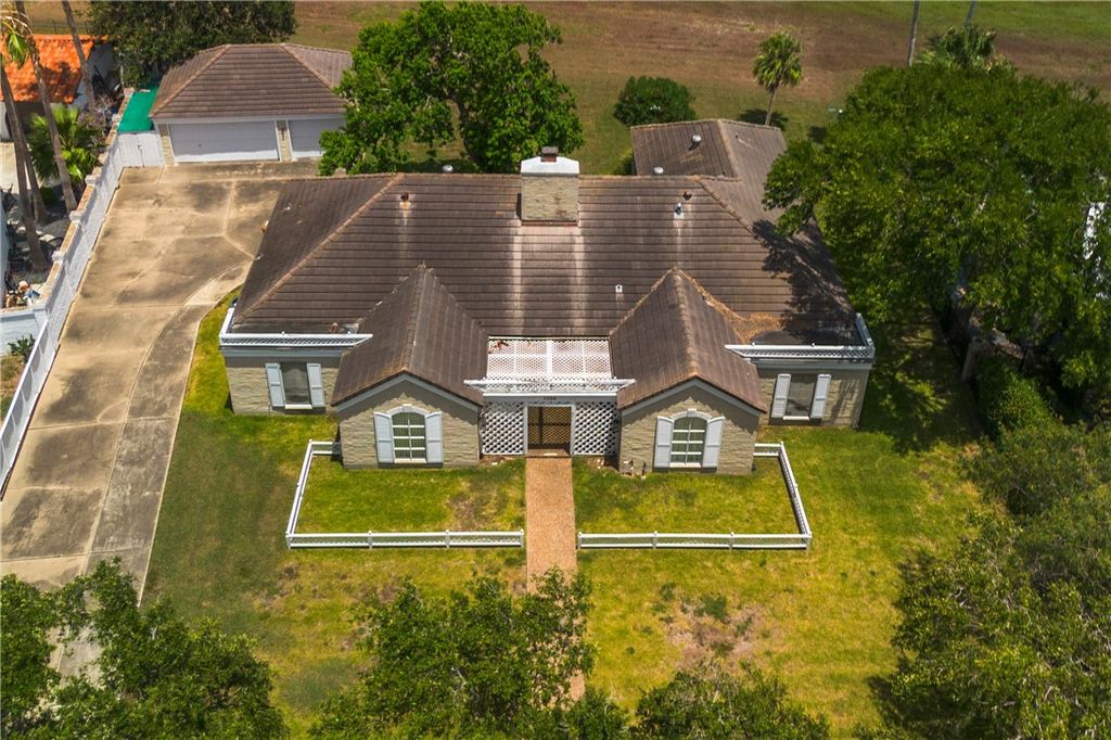 7026 Hathor Dr, Corpus Christi, TX 78412 — photo 2