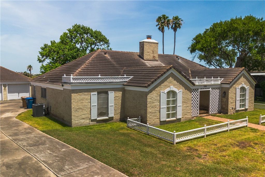 7026 Hathor Dr, Corpus Christi, TX 78412 — photo 3