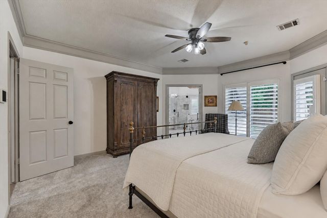 42 Golden Shadow Circle, The Woodlands, TX 77381