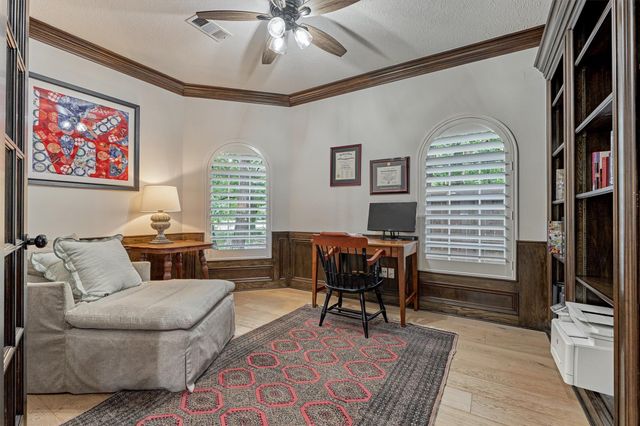 42 Golden Shadow Circle, The Woodlands, TX 77381