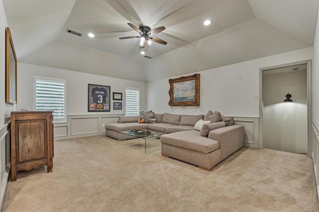 42 Golden Shadow Circle, The Woodlands, TX 77381