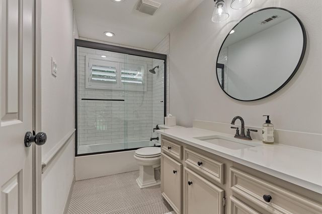 42 Golden Shadow Circle, The Woodlands, TX 77381