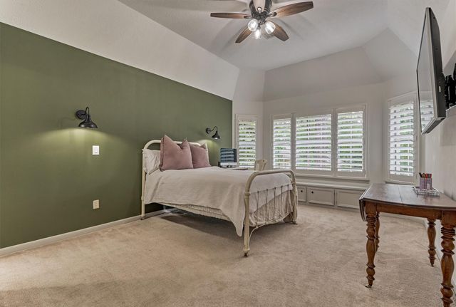 42 Golden Shadow Circle, The Woodlands, TX 77381