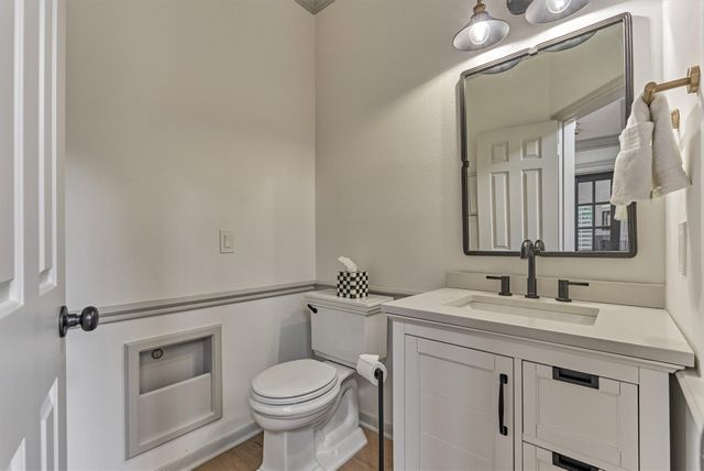42 Golden Shadow Circle, The Woodlands, TX 77381