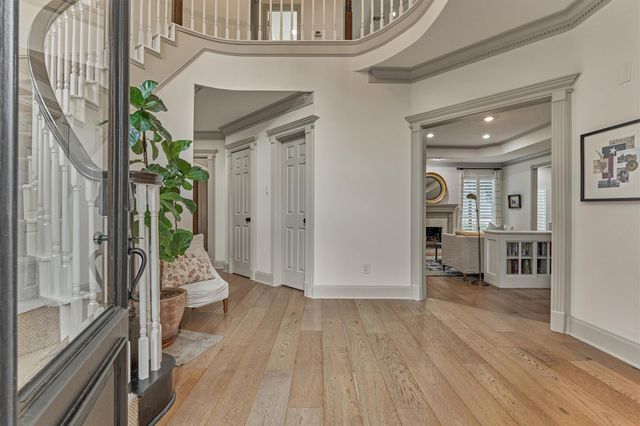 42 Golden Shadow Circle, The Woodlands, TX 77381