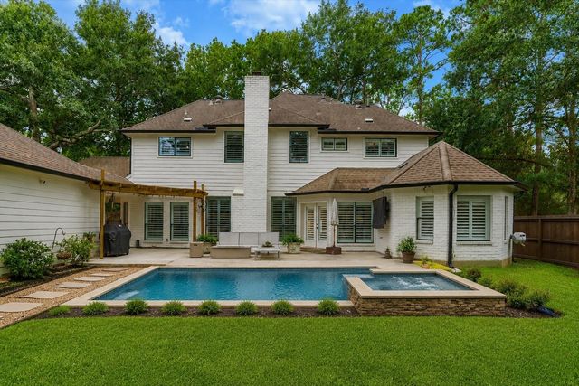42 Golden Shadow Circle, The Woodlands, TX 77381