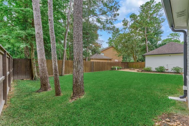 42 Golden Shadow Circle, The Woodlands, TX 77381