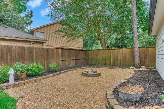 42 Golden Shadow Circle, The Woodlands, TX 77381