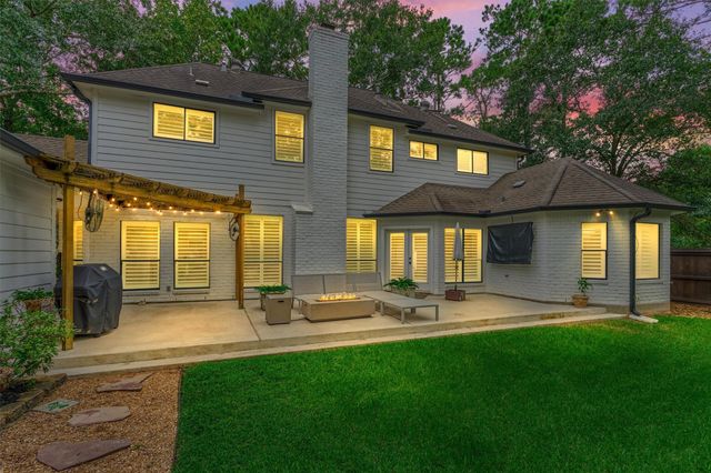 42 Golden Shadow Circle, The Woodlands, TX 77381