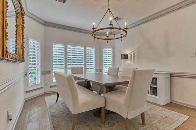 42 Golden Shadow Circle, The Woodlands, TX 77381