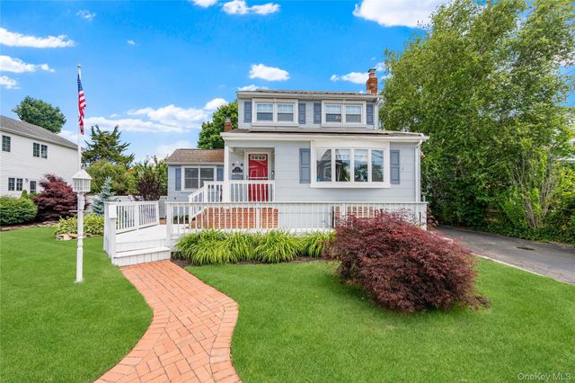 19 Westbridge Drive, Babylon, NY 11702